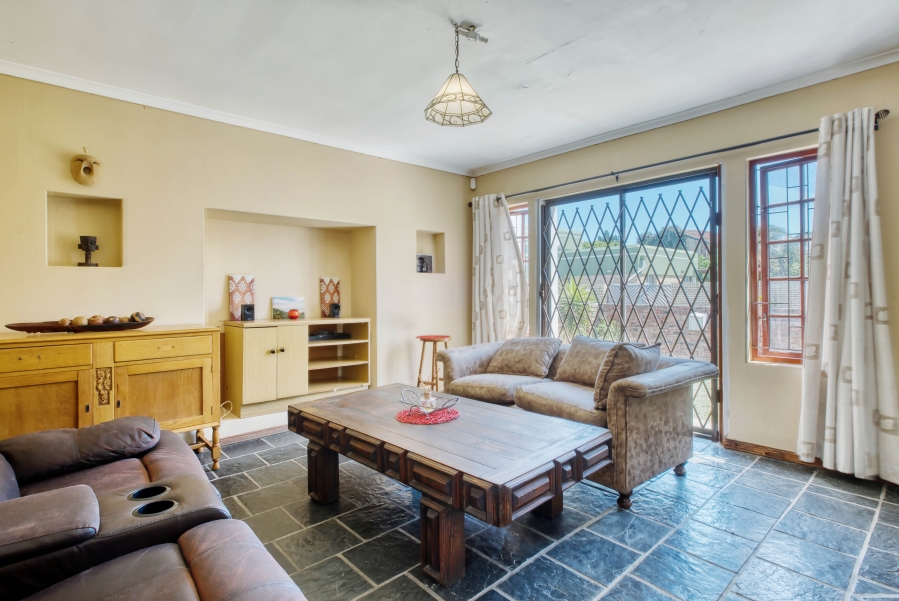 6 Bedroom Property for Sale in Summerstrand Eastern Cape